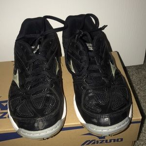 Mizuno volleyball shoes